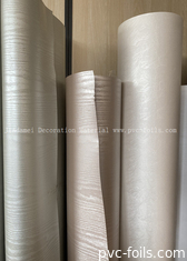 Putih Kayu Finish PVC Roll Film Dekoratif Untuk Membran Pintu