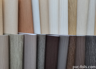 Film dekoratif PVC dengan butiran kayu super matte untuk profil dan bungkus panel WPC