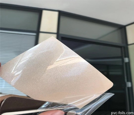 Film PVC Gloss Tinggi 1400mm Untuk Dekorasi Pintu Furnitur Anti Gores