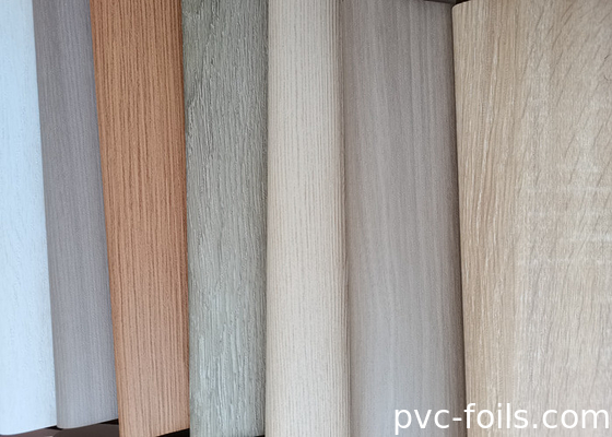 Film pembungkus kayu Oak Rustika dengan biji PVC untuk perubahan panel furnitur