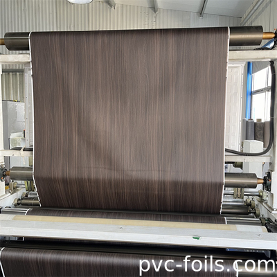 Membran Foil PVC Laminasi Gandum Kayu Gelap Untuk MDF Cabinet Door Vacuum Press