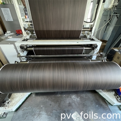 Film Dekoratif Efek Kayu Hitam Self-Adective PVC Untuk Renovasi Furnitur